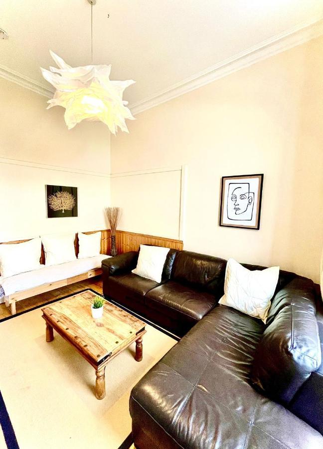 Central Edinburgh - Large Groups Apartment ภายนอก รูปภาพ