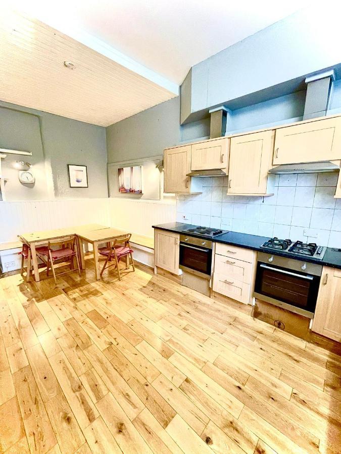 Central Edinburgh - Large Groups Apartment ภายนอก รูปภาพ