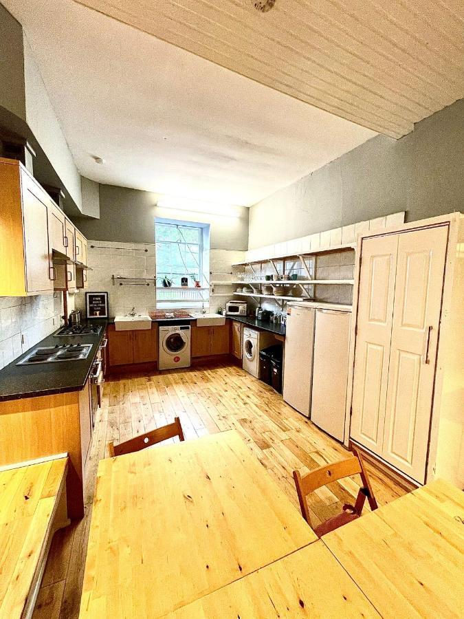 Central Edinburgh - Large Groups Apartment ภายนอก รูปภาพ